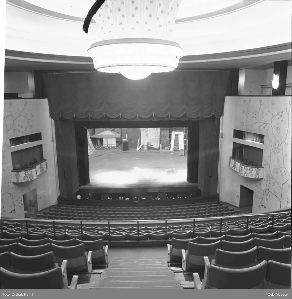 Den norske opera, interiør, balkong, salong, lysekrone, sjefslosje, gjestelosje, orkestergrav, scene, sceneteppe