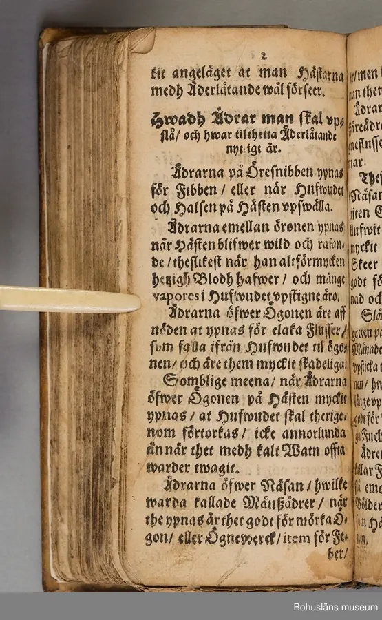 Originalupplaga tryckt i Stockholm 1647 hos Heinrich Keyser.
12:o., duodecimoformat,  (8), 258, (8) sidor. Nött helskinnsband. Oläslig namnteckning på pärmsidans insida tillsammans med täta anteckningar och årtalen 1659. Inlagan hårt skuren. Originalupplagans utvikbara plascher saknas.

Sammanbunden med Mårten Behms ( även Martin Böhme) (1559-1636) bok "Een ny och ganska nyttigh Läkiarebook om Häste Läkedomar" som är den andra på svenska tryckta boken om hästvård- och skötsel, utgiven 1648 i Stockholm hos samma tryckare. Behms bok ligger först i inbindningen.