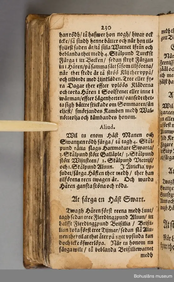 Originalupplaga tryckt i Stockholm 1647 hos Heinrich Keyser.
12:o., duodecimoformat,  (8), 258, (8) sidor. Nött helskinnsband. Oläslig namnteckning på pärmsidans insida tillsammans med täta anteckningar och årtalen 1659. Inlagan hårt skuren. Originalupplagans utvikbara plascher saknas.

Sammanbunden med Mårten Behms ( även Martin Böhme) (1559-1636) bok "Een ny och ganska nyttigh Läkiarebook om Häste Läkedomar" som är den andra på svenska tryckta boken om hästvård- och skötsel, utgiven 1648 i Stockholm hos samma tryckare. Behms bok ligger först i inbindningen.