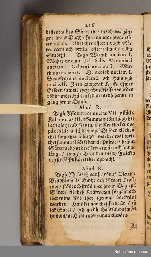 Originalupplaga tryckt i Stockholm 1647 hos Heinrich Keyser.
12:o., duodecimoformat,  (8), 258, (8) sidor. Nött helskinnsband. Oläslig namnteckning på pärmsidans insida tillsammans med täta anteckningar och årtalen 1659. Inlagan hårt skuren. Originalupplagans utvikbara plascher saknas.

Sammanbunden med Mårten Behms ( även Martin Böhme) (1559-1636) bok "Een ny och ganska nyttigh Läkiarebook om Häste Läkedomar" som är den andra på svenska tryckta boken om hästvård- och skötsel, utgiven 1648 i Stockholm hos samma tryckare. Behms bok ligger först i inbindningen.