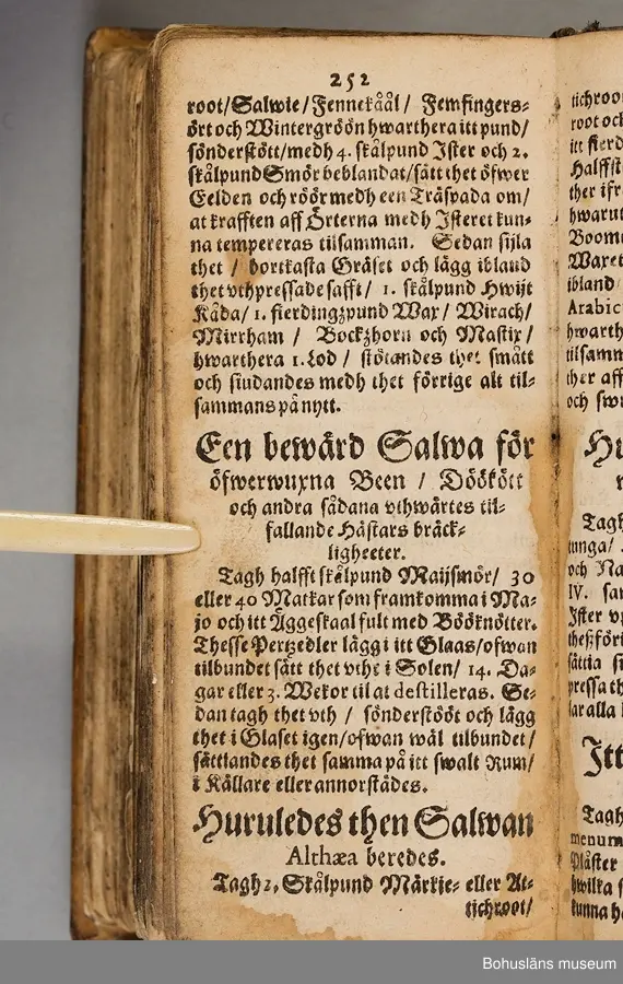 Originalupplaga tryckt i Stockholm 1647 hos Heinrich Keyser.
12:o., duodecimoformat,  (8), 258, (8) sidor. Nött helskinnsband. Oläslig namnteckning på pärmsidans insida tillsammans med täta anteckningar och årtalen 1659. Inlagan hårt skuren. Originalupplagans utvikbara plascher saknas.

Sammanbunden med Mårten Behms ( även Martin Böhme) (1559-1636) bok "Een ny och ganska nyttigh Läkiarebook om Häste Läkedomar" som är den andra på svenska tryckta boken om hästvård- och skötsel, utgiven 1648 i Stockholm hos samma tryckare. Behms bok ligger först i inbindningen.