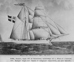 Text som medföljer kortet: "Thema, skonare, byggd 1867 på Ba