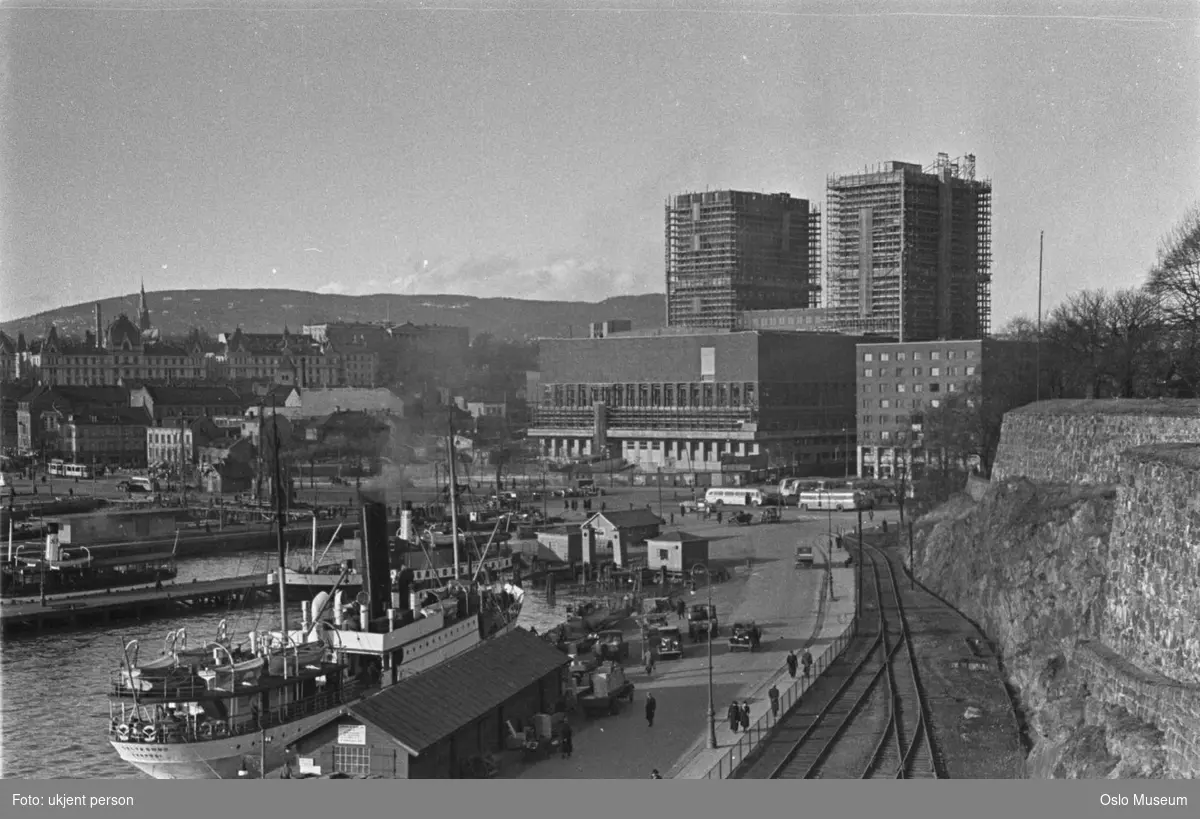 utsikt, havn, skip, havneskur, vei, jernbanelinje, Rådhuset, byggevirksomhet, stillas, bygårder, Victoria terrasse