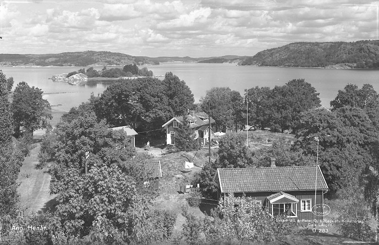 Enligt AB Flygtrafik Bengtsfors: "Henån Bohuslän".