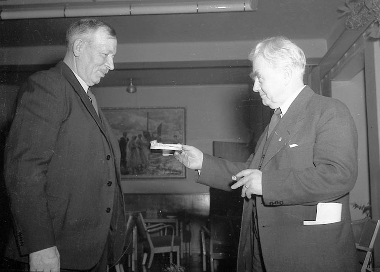 Enligt notering: "Stadsfullmäktiges Avslutning 19/12 1947"