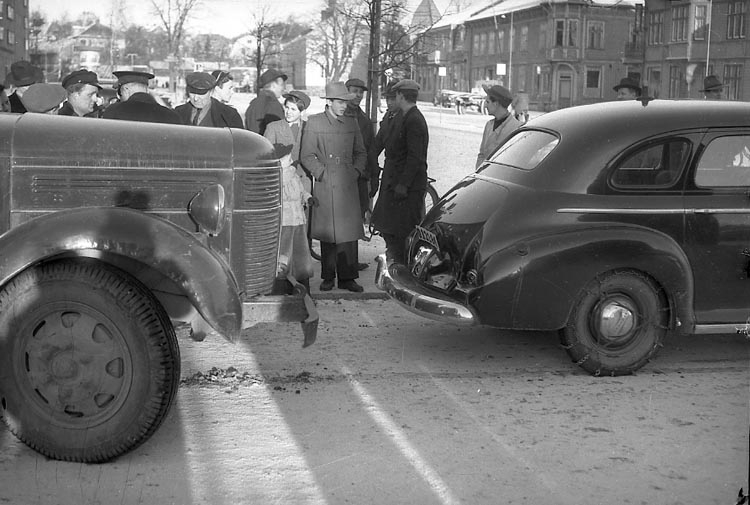 Enligt notering: "Polisbilen Kollision 23/12 1947".