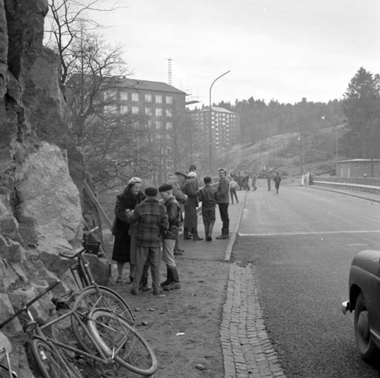 Enligt notering: "Skogspromenaden d 30/11 -58".