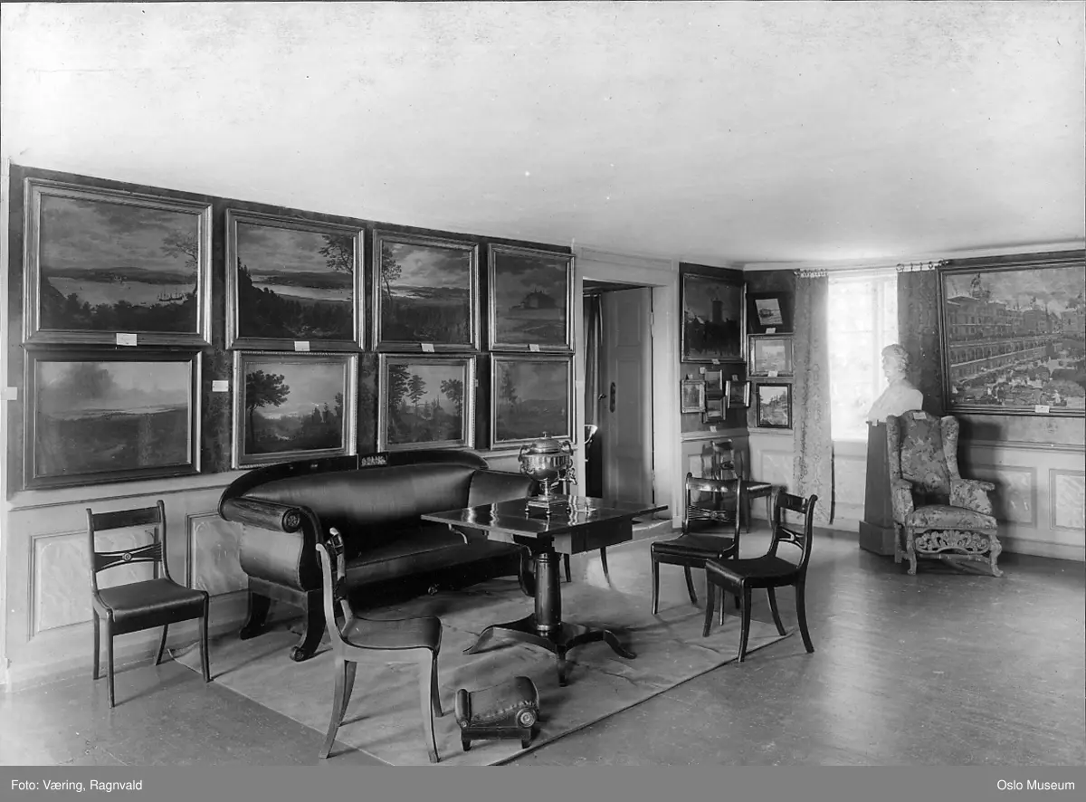 Frogner Hovedgård, Oslo Bymuseum, interiør, annen etasje, kaminværelset, landskapsmalerier, møbler, portrettbyste