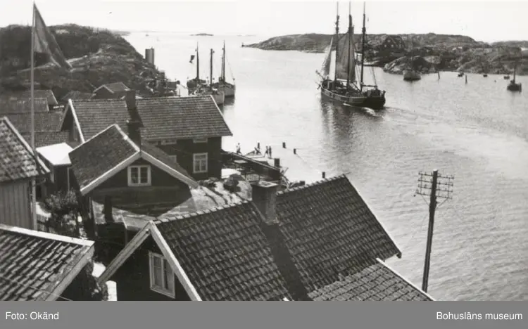 Tremastad skonare i Kyrkesundet