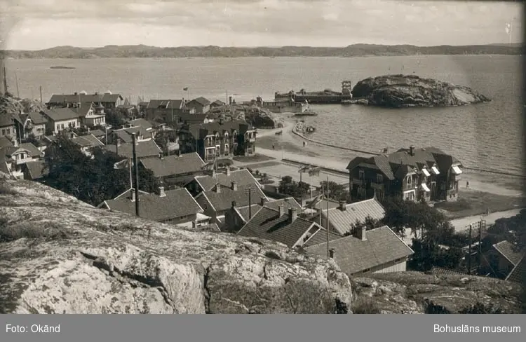 Noterat på kortet: "Lysekil. Motiv fr. Kyrkvägsberget."
"Foto Nord. Konst."