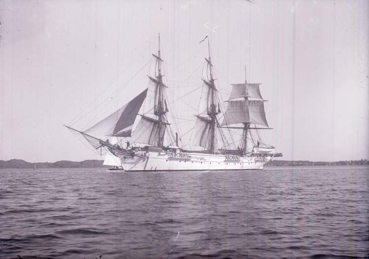 Övningsskeppet "Jarramas" på Gullmaren i augusti 1911