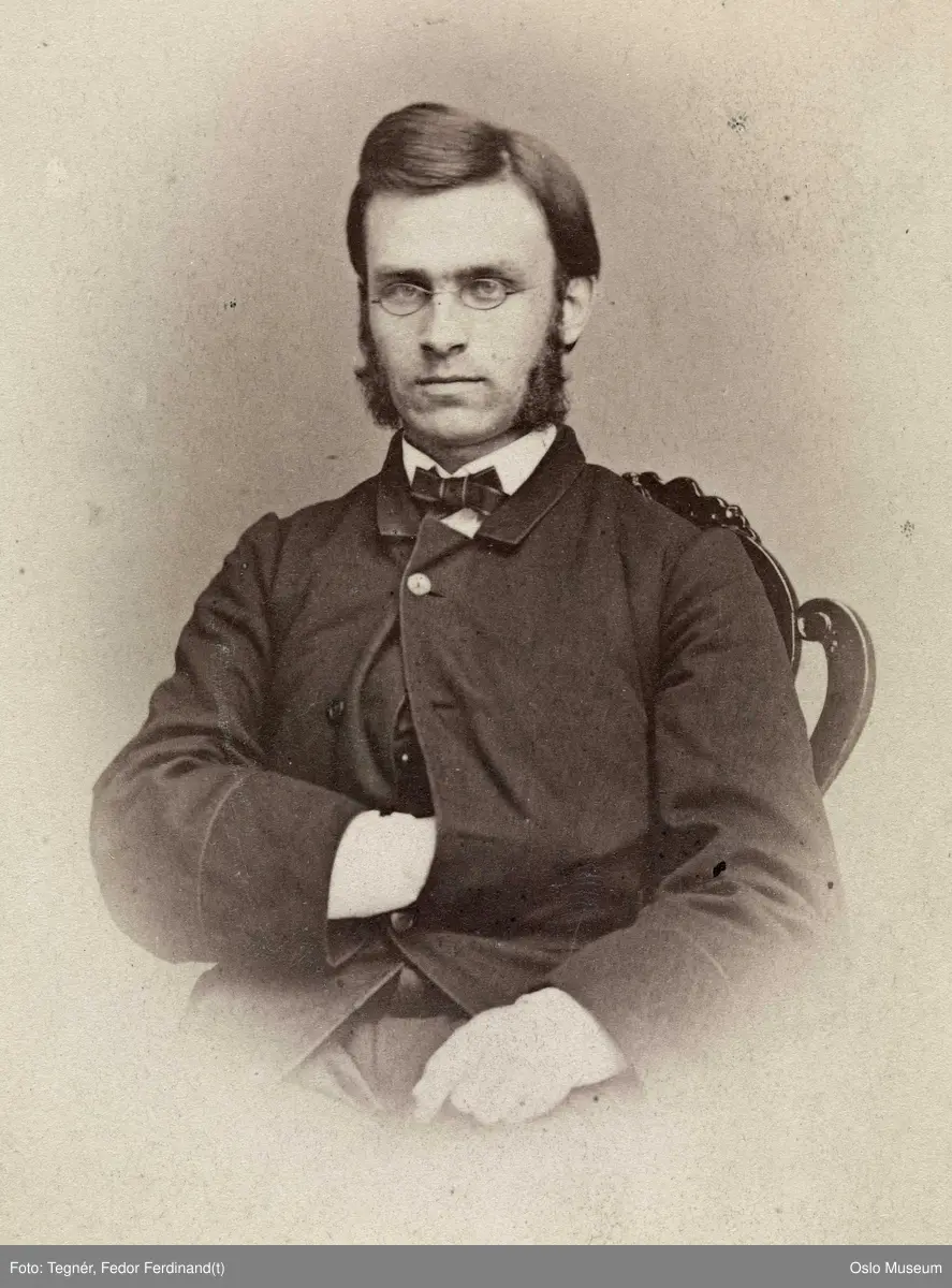 portrett, mann, filolog, professor, sittende halvfigur, napoleonspositur