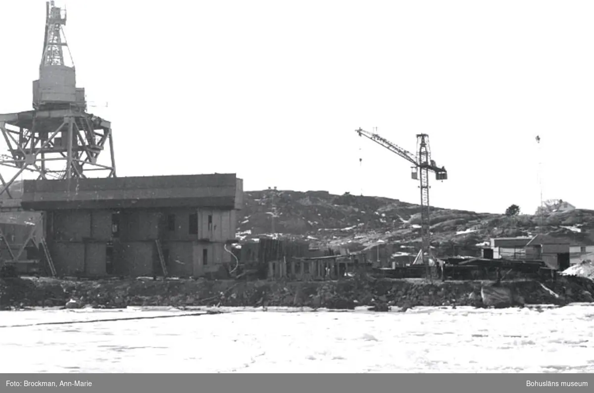 Noteringar som medföljde bilden: "AB Elis Luckeys konservfabrik, Lysekil. 1979.
Foto: Ann-Marie Brockman. 1979."

Tidigare nr: UMFA54170: