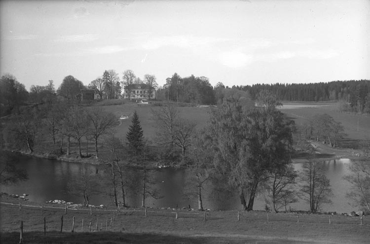 Enligt fotografens noteringar: "1951. Torps Herrgård f. Ekenäs."