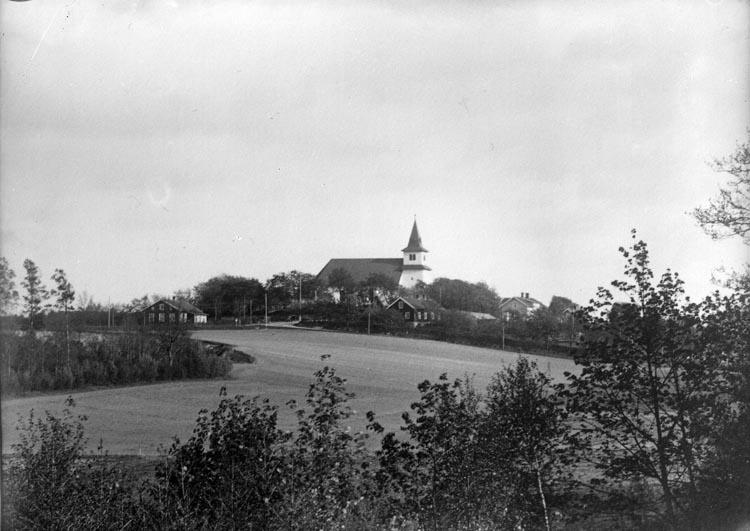 Enligt fotografens noteringar: "Foss Kyrka gammal plåt. Kanske år 1912."