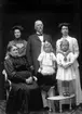 Enligt fotografens journal Lyckorna 1909-1918: 