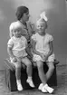 Enligt fotografens journal nr 6 1930-1943: 