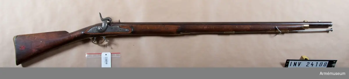 Med slaglås, förändringsmodell 1851 från engelska flintlåsgevär m/1762 för Gotlands nationalbeväring.