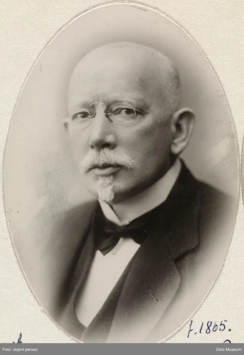 portrett, mann, brystbilde, byråsjef, medlem av Aker herredsstyre