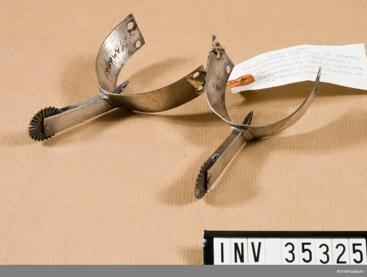 Grupp C II.

Med hals av silver.