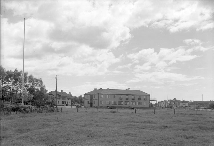 Enligt fotograrens journal nr 6 1930-1943: "Turisthotellet Nya Här".