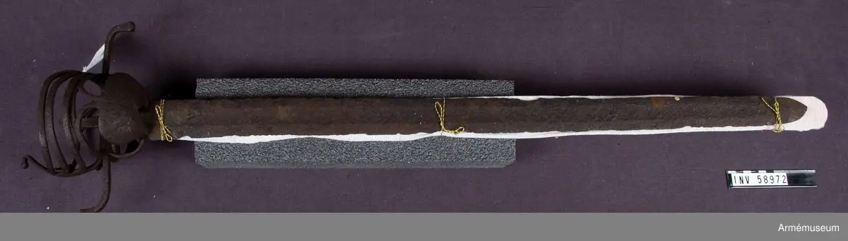 Defekt. Starkt förrostad.