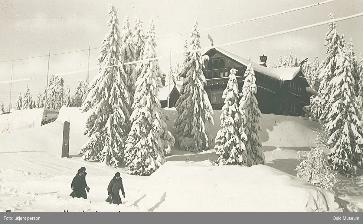 Frognerseteren, kvinner, skog, snø