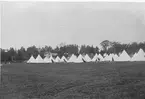 Tältläger på Utnäs Löt, mötesplats för Livregementets grenadjärkorps till 1893 då det slogs ihop med Närkes regemente.
