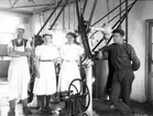 Västmanland, Björksta socken, Orresta mejeri, personal. Fotot är taget den 25 augusti 1910 klockan 15.
