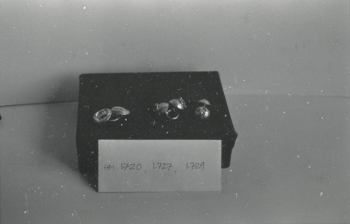 Varbergssilver ur museets samlingar.