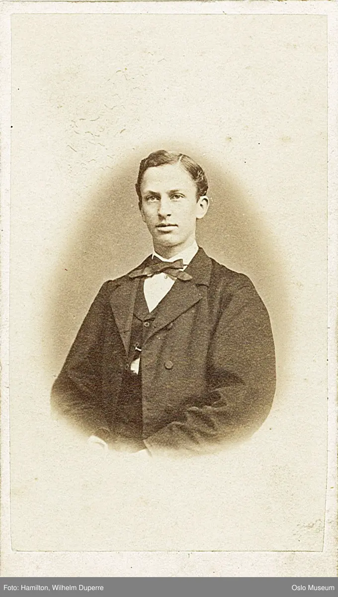 portrett, mann, vignettert brystbilde