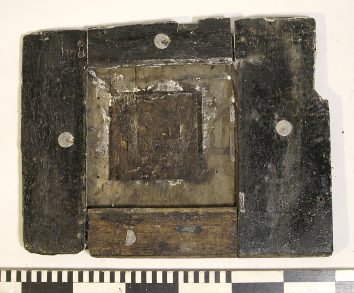 List till en kistbänk från kajutan. Profilerad, gerade ändar.