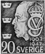 Frimärksförlaga till frimärket Gustaf V, utgivet 8/12 1947. Regeringsjubileet. Teckning, godkänd av H M:t Kung Gustaf V, 
som gåva till Kungliga Postverket av E. Forseth 1947.
Valör 20 öre.