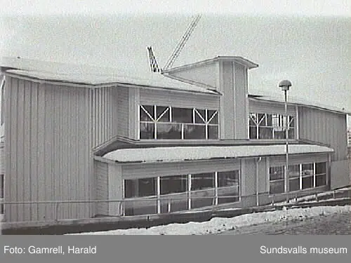 Exteriörbilder på Folkets Park och Tonhallen.