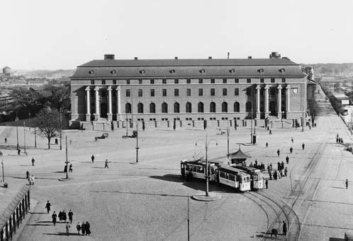 Centralposthuset i Göteborg (Göteborg 1), Drottningtorget
6-7.  Foto 1926. Posthuset invigdes den 30 maj 1925.