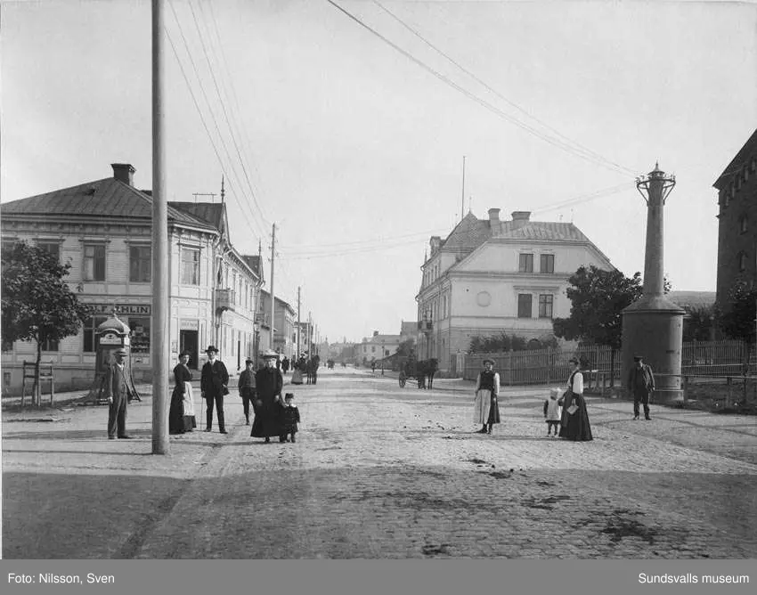 Parti av Storgatan vid Västra Allén, taget från väster.