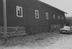 En ladugård. Hembygdsgården/Börjesgården i Hällesåker, Lindo