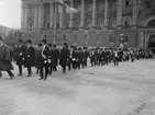 Världspostkongressen 1924. Tåget till Rikssalen.