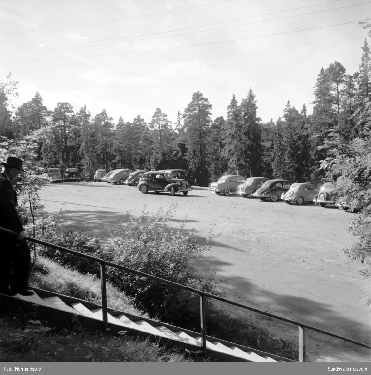 Utsiktstornet på Norra berget med serveringen och vyer där omkring.