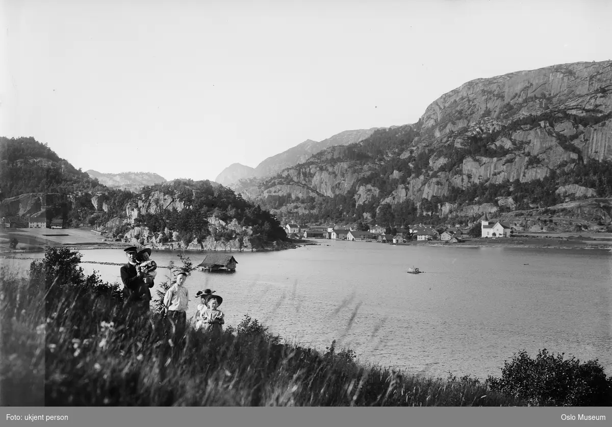 kystlandskap, mann, barn, kirke, gårder, fjord