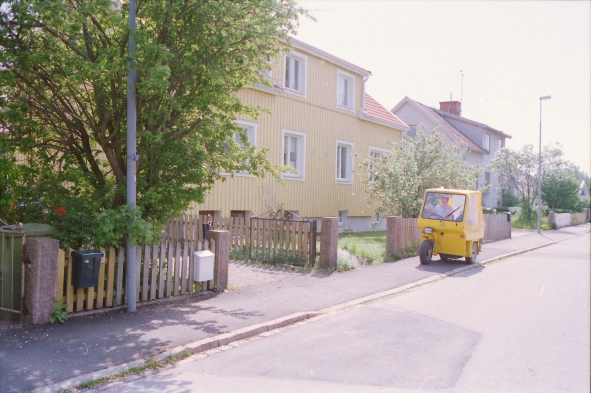 Elmopeden Tugger i stadsdelen Svartbäcken Uppsala, 1995.