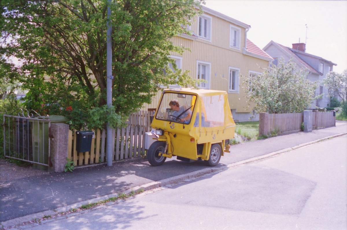 Elmopeden Tugger i stadsdelen Svartbäcken Uppsala, 1995.