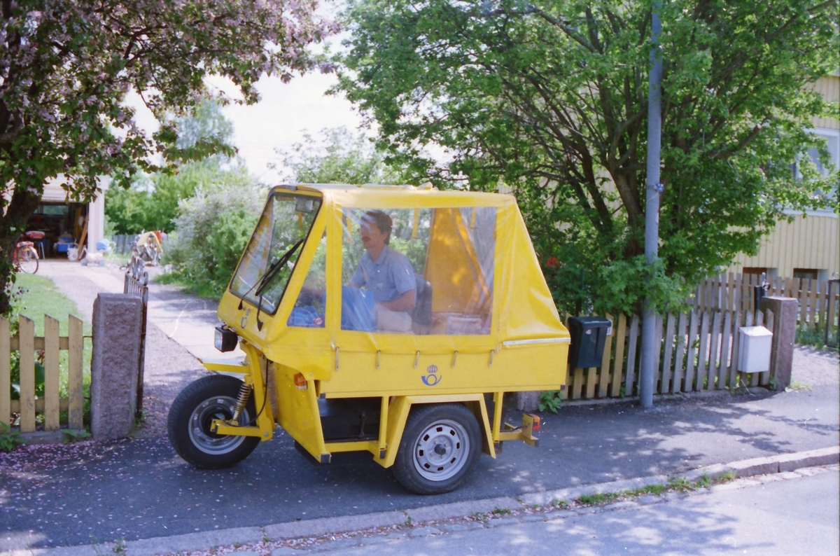 Elmopeden Tugger i stadsdelen Svartbäcken Uppsala, 1995.