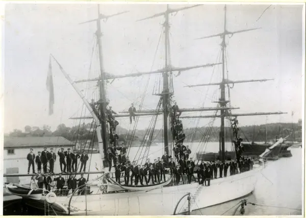 3 mast fullriggaren [anges som bark i andra sammanhang] Abra