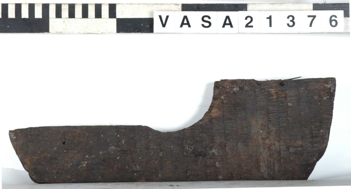 Del av skiva till lavetthjul. Har 4 st spikhål.

För mer information se Dokumentationsblankett under Referenser – Länkade filer.