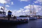 Flyttning av Jarramas från Marinmuseum till Handelshamnen inför Baltic Sail 2000 som äger rum 3-6 augusti.