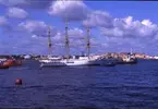 Flyttning av Jarramas från Marinmuseum till Handelshamnen inför Baltic Sail 2000 som äger rum 3-6 augusti.