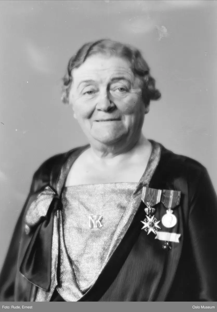 portrett, kvinnesaksforkjemper, brystbilde, orden, medalje