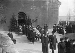 Aasta Hansteens gravferd.