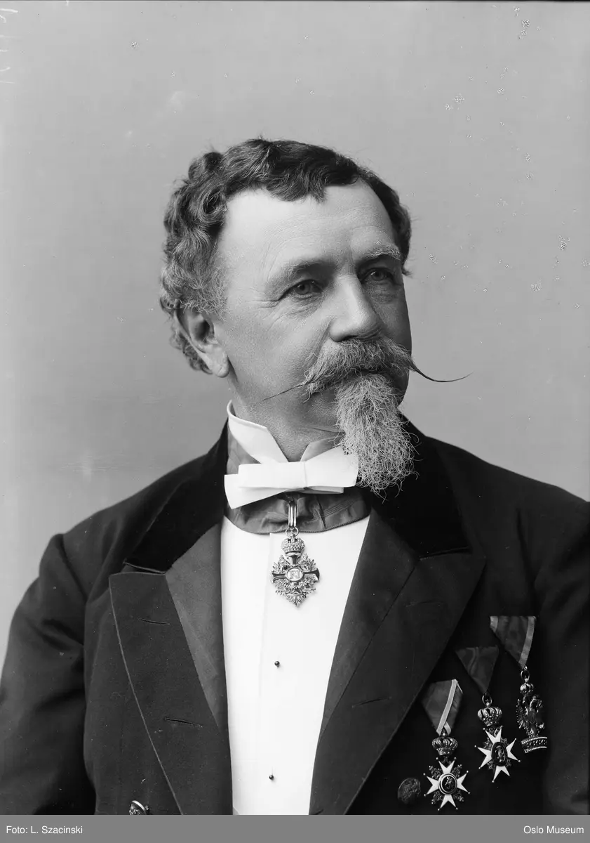 portrett, mann, grosserer, generalkonsul, ordener, brystbilde